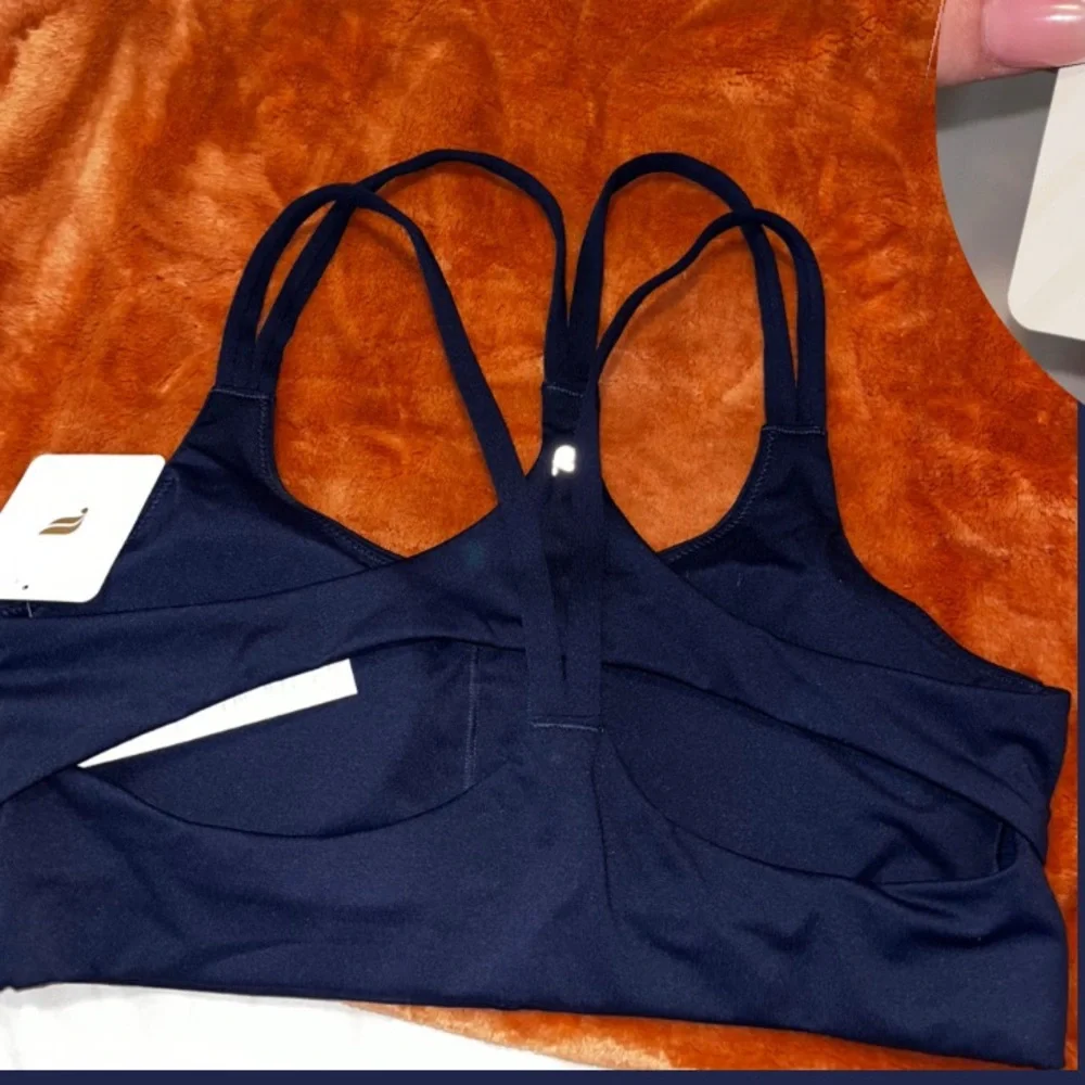 Fabletics. Size M - Picture 2 of 5